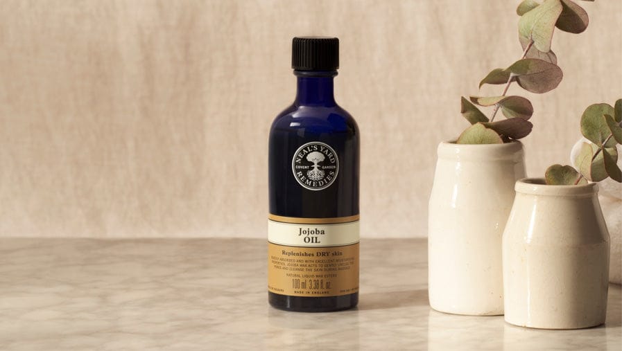 The Benefits of Jojoba Oil for Natural Skin & Hair Care 