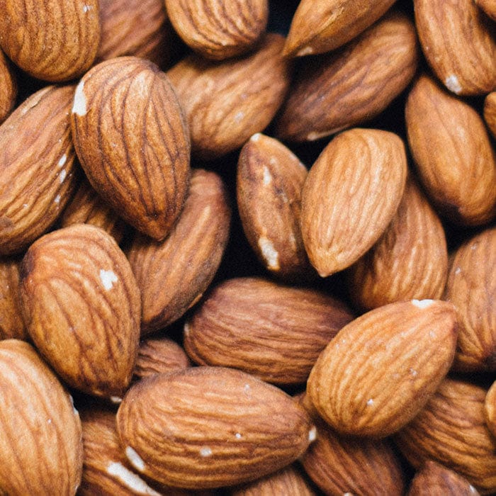 almond-oil-700x700_106bc26f-7952-4e67-a52c-4aec1cea5ef2.jpg
