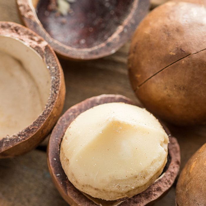 macadamia-oil-700x700_9467b24b-8566-4803-927c-55f4a6172063.jpg