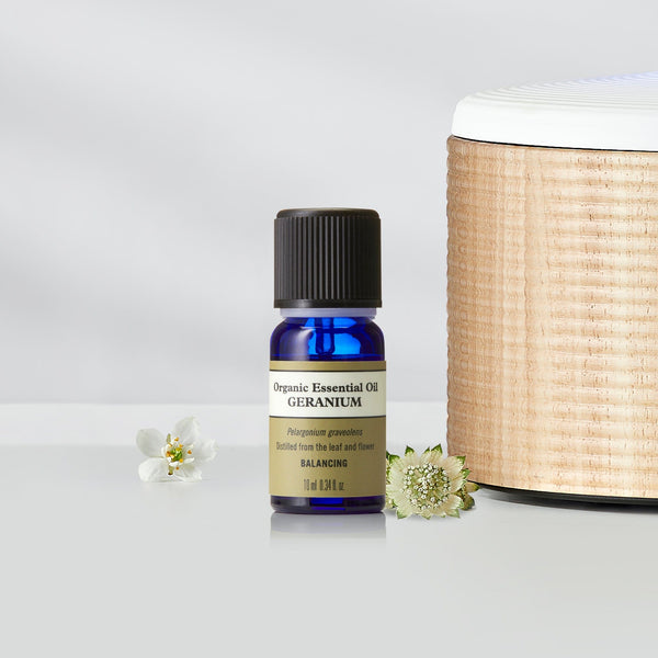 Neal's Yard Remedies Aromatherapy Geranium Organic Essential Oil 10ml